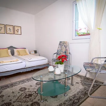 Guest house Lalic
